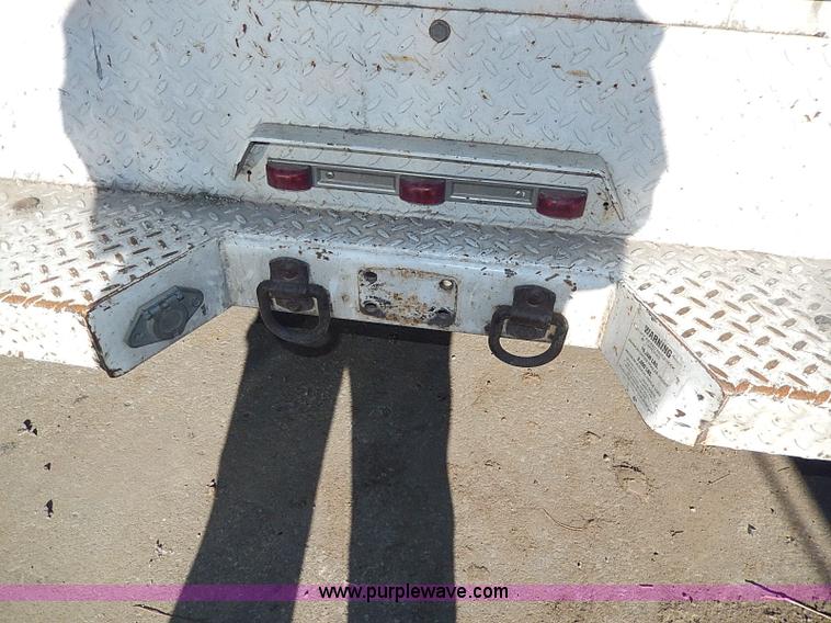 image for item H1277 2002 Chevrolet Silverado 3500 HD utility truck