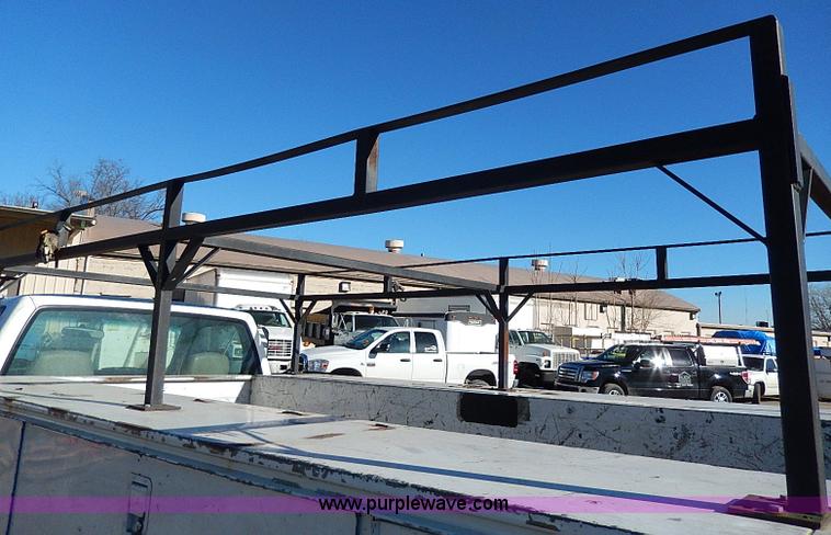 image for item H1277 2002 Chevrolet Silverado 3500 HD utility truck