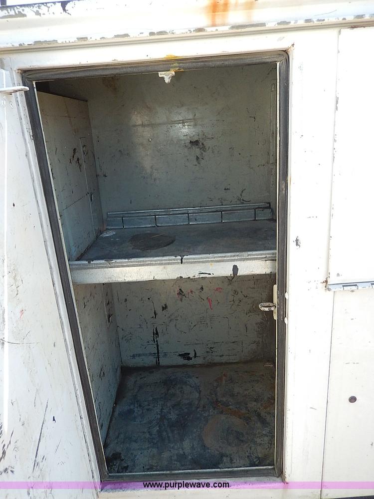 image for item H1277 2002 Chevrolet Silverado 3500 HD utility truck