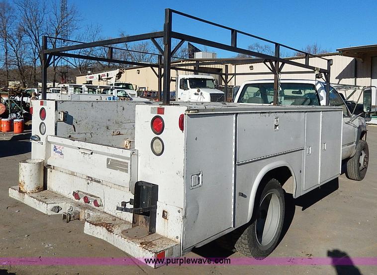 image for item H1278 2001 Chevrolet Silverado 3500 HD utility truck