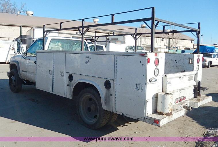 image for item H1278 2001 Chevrolet Silverado 3500 HD utility truck