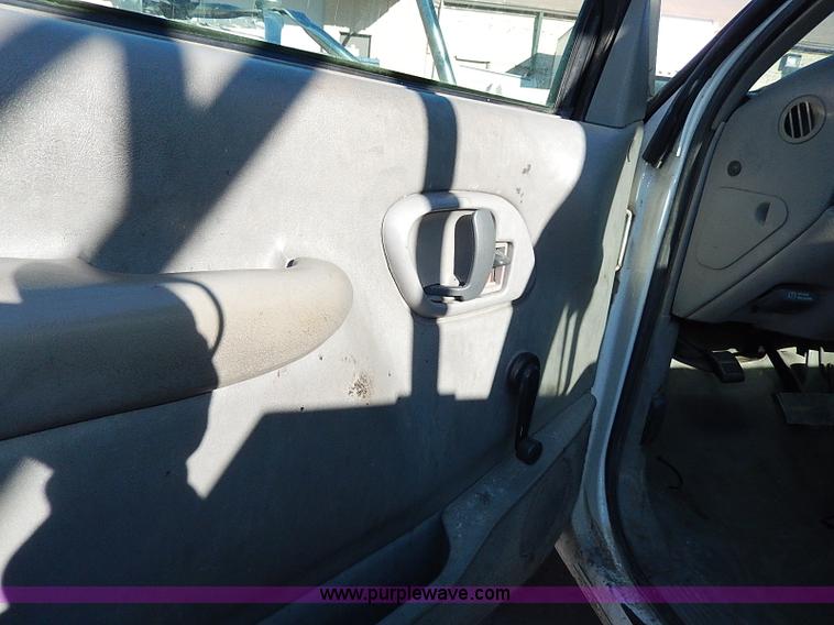 image for item H1278 2001 Chevrolet Silverado 3500 HD utility truck