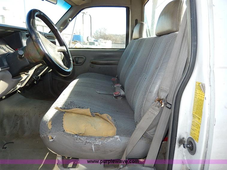 image for item H1278 2001 Chevrolet Silverado 3500 HD utility truck