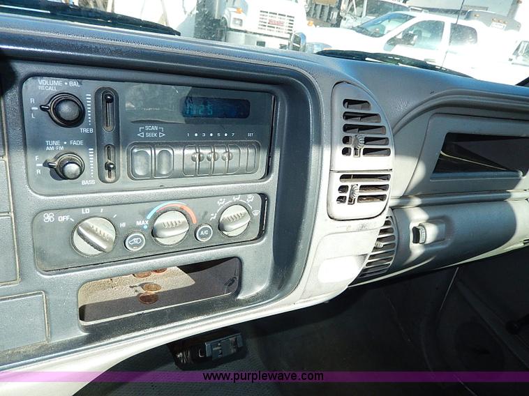 image for item H1278 2001 Chevrolet Silverado 3500 HD utility truck