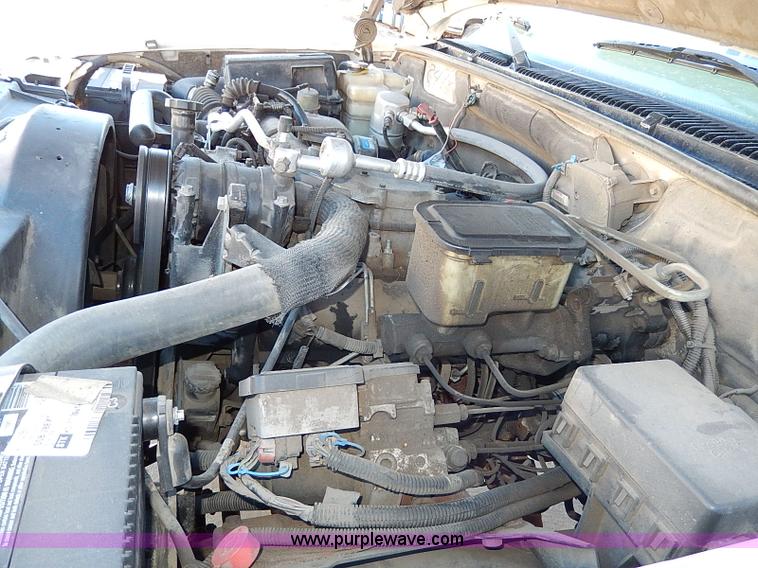 image for item H1278 2001 Chevrolet Silverado 3500 HD utility truck