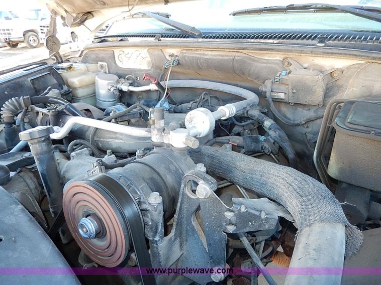 image for item H1278 2001 Chevrolet Silverado 3500 HD utility truck