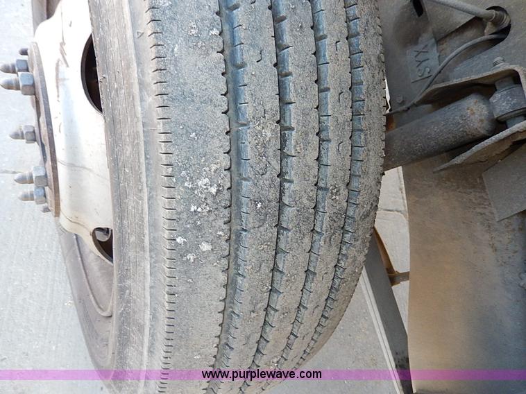 image for item H1278 2001 Chevrolet Silverado 3500 HD utility truck