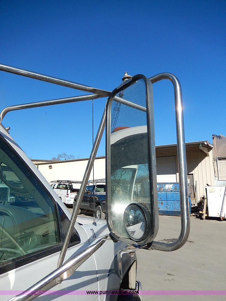 image for item H1278 2001 Chevrolet Silverado 3500 HD utility truck