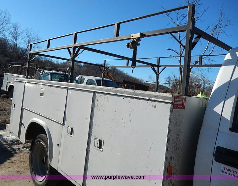 image for item H1278 2001 Chevrolet Silverado 3500 HD utility truck