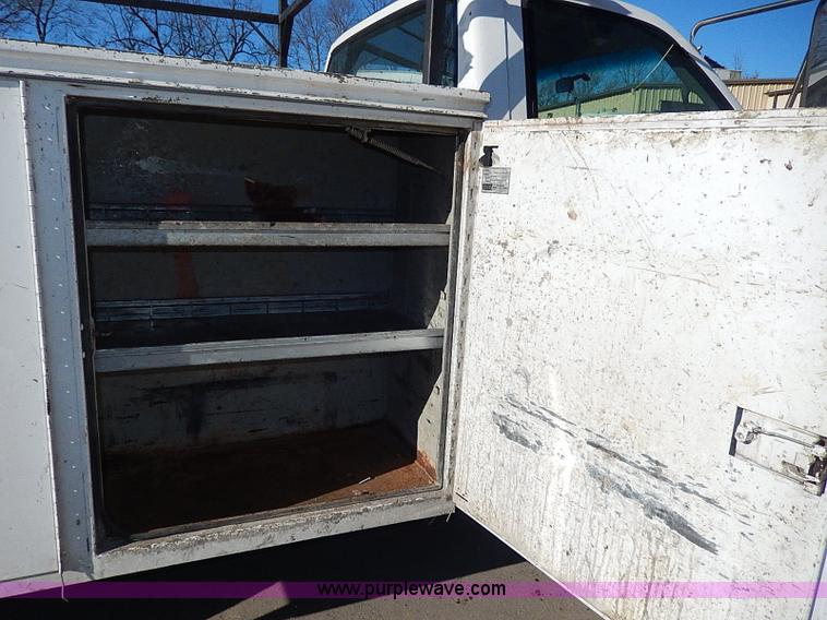 image for item H1278 2001 Chevrolet Silverado 3500 HD utility truck