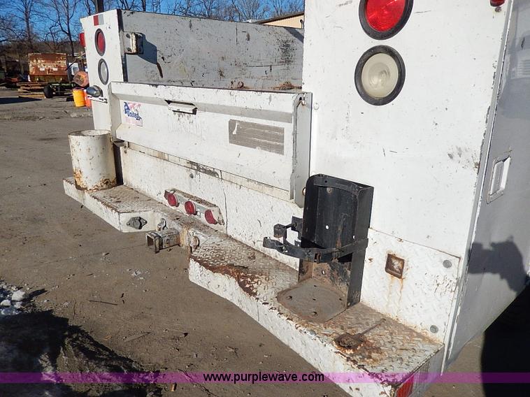 image for item H1278 2001 Chevrolet Silverado 3500 HD utility truck