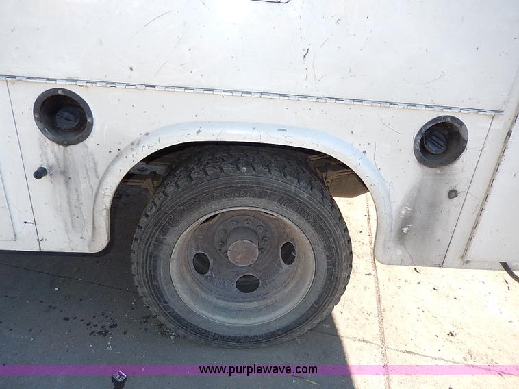 image for item H1278 2001 Chevrolet Silverado 3500 HD utility truck