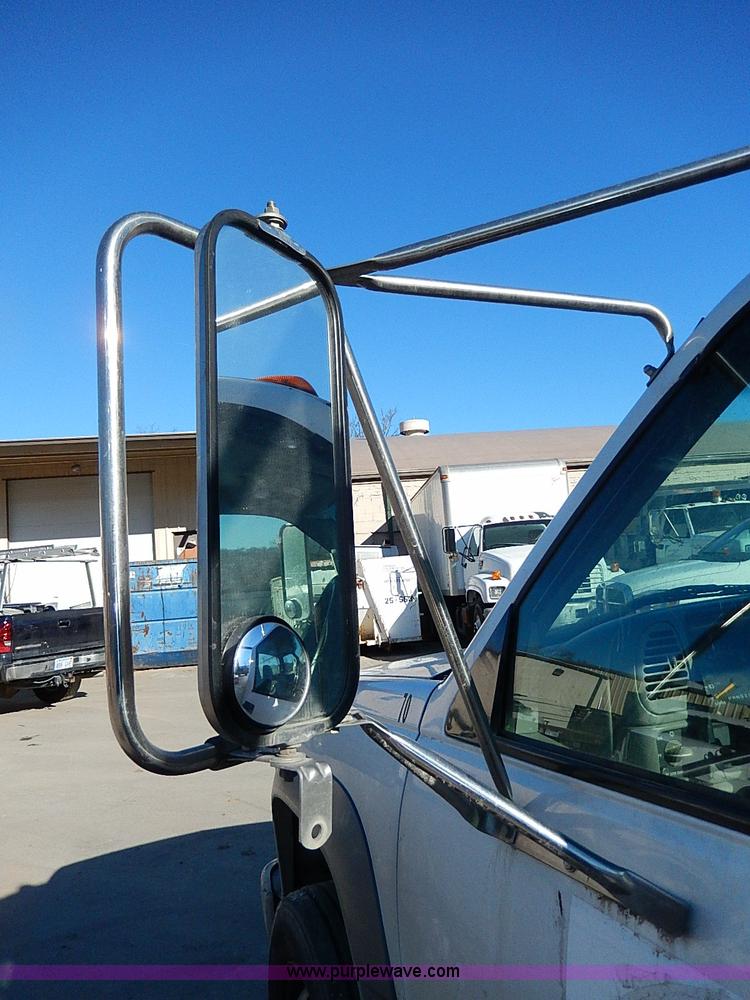 image for item H1278 2001 Chevrolet Silverado 3500 HD utility truck