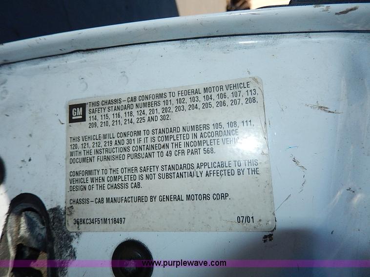 image for item H1278 2001 Chevrolet Silverado 3500 HD utility truck