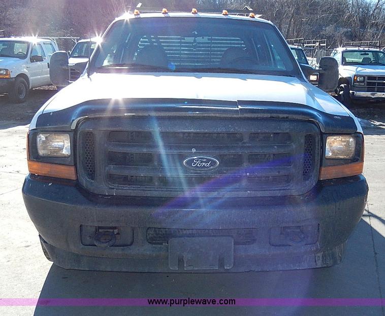 image for item H1279 2001 Ford F250 Super Duty Crew Cab pickup truck