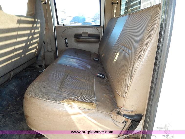 image for item H1279 2001 Ford F250 Super Duty Crew Cab pickup truck