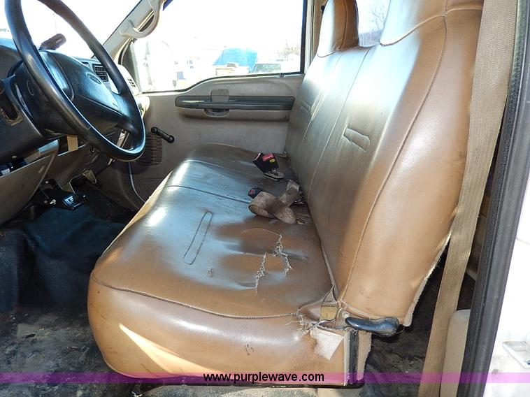 image for item H1279 2001 Ford F250 Super Duty Crew Cab pickup truck