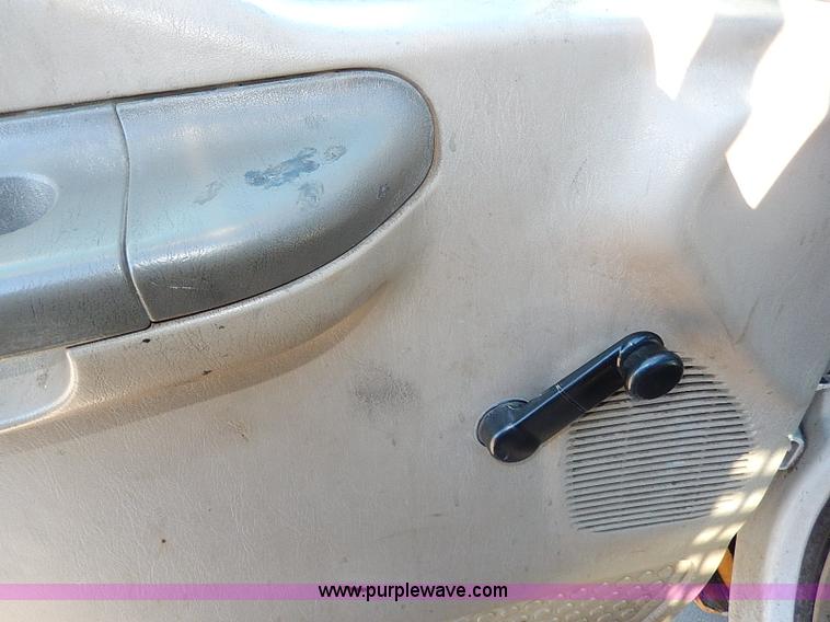 image for item H1279 2001 Ford F250 Super Duty Crew Cab pickup truck