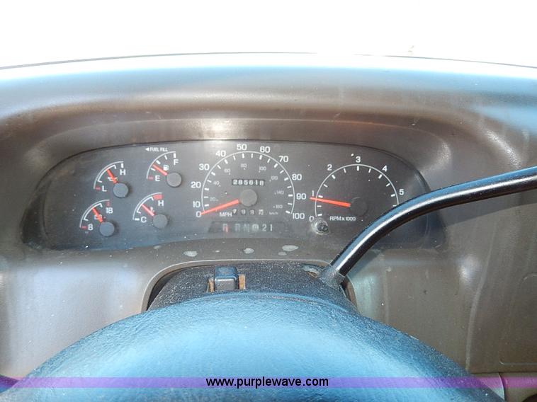 image for item H1279 2001 Ford F250 Super Duty Crew Cab pickup truck