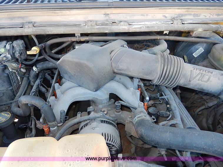 image for item H1279 2001 Ford F250 Super Duty Crew Cab pickup truck