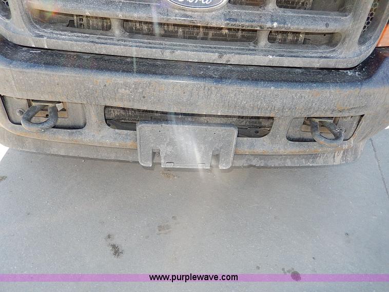 image for item H1279 2001 Ford F250 Super Duty Crew Cab pickup truck