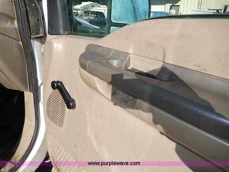 image for item H1279 2001 Ford F250 Super Duty Crew Cab pickup truck