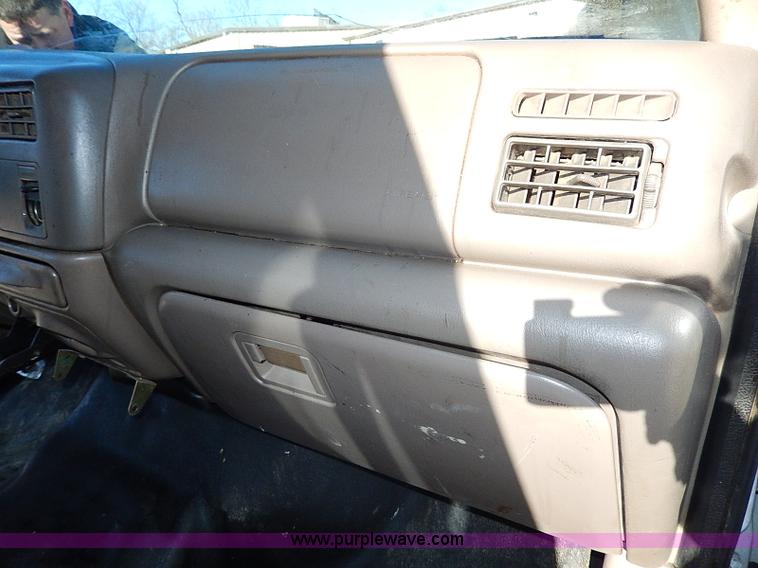 image for item H1279 2001 Ford F250 Super Duty Crew Cab pickup truck