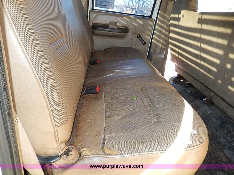 image for item H1279 2001 Ford F250 Super Duty Crew Cab pickup truck