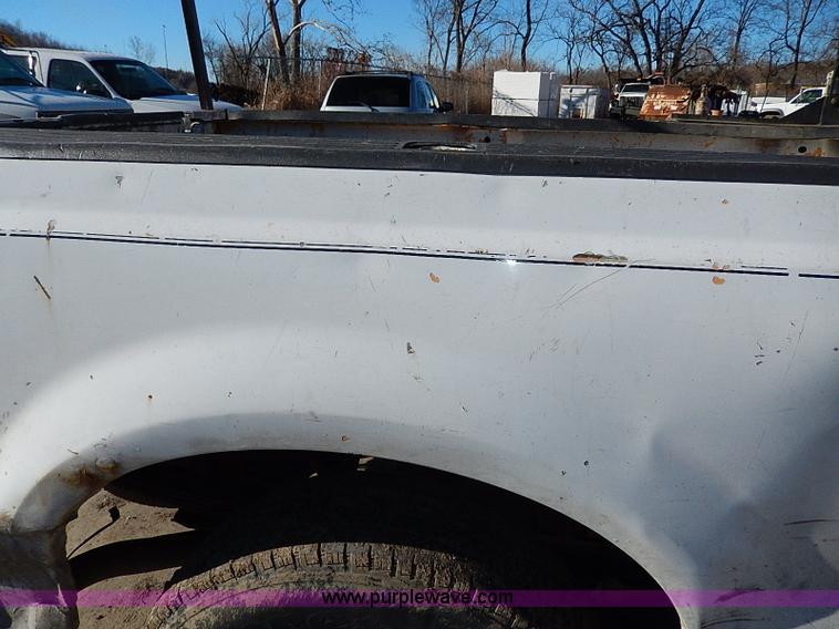 image for item H1279 2001 Ford F250 Super Duty Crew Cab pickup truck