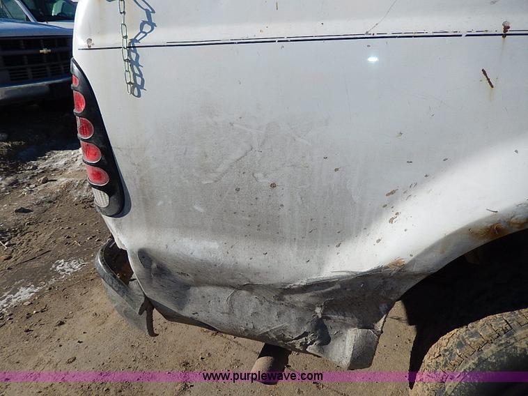 image for item H1279 2001 Ford F250 Super Duty Crew Cab pickup truck