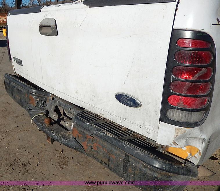 image for item H1279 2001 Ford F250 Super Duty Crew Cab pickup truck