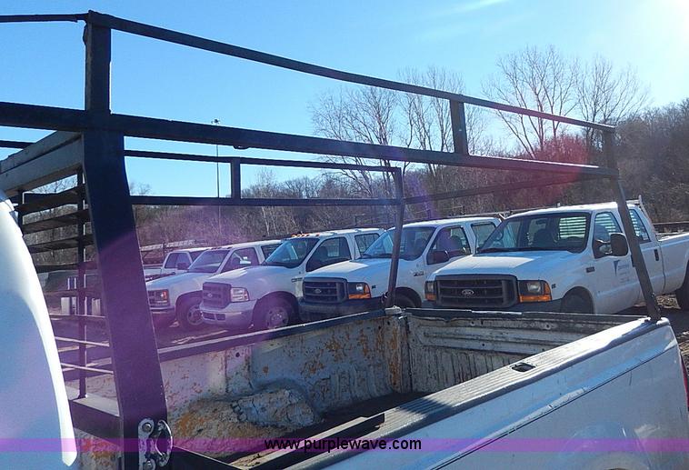 image for item H1279 2001 Ford F250 Super Duty Crew Cab pickup truck