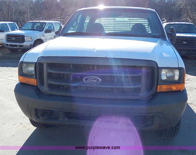 image for item H1280 2000 Ford F250 Super Duty Crew Cab pickup truck