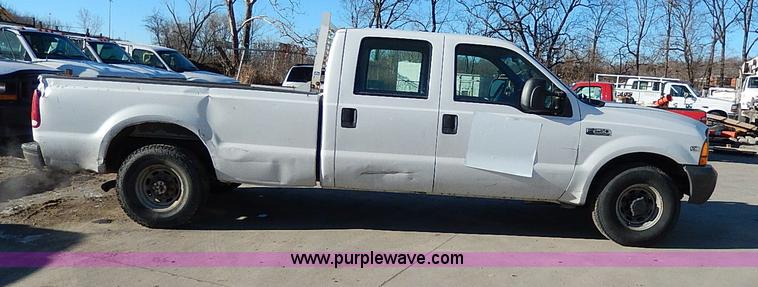 image for item H1280 2000 Ford F250 Super Duty Crew Cab pickup truck