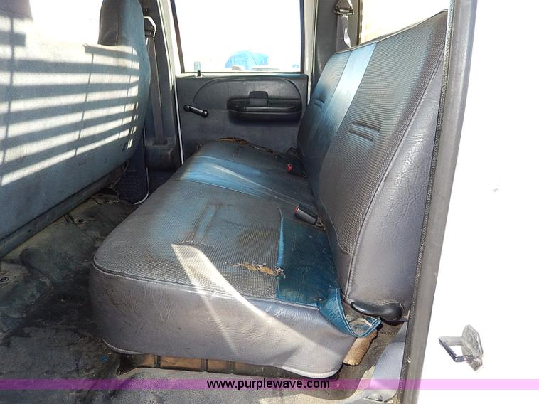 image for item H1280 2000 Ford F250 Super Duty Crew Cab pickup truck