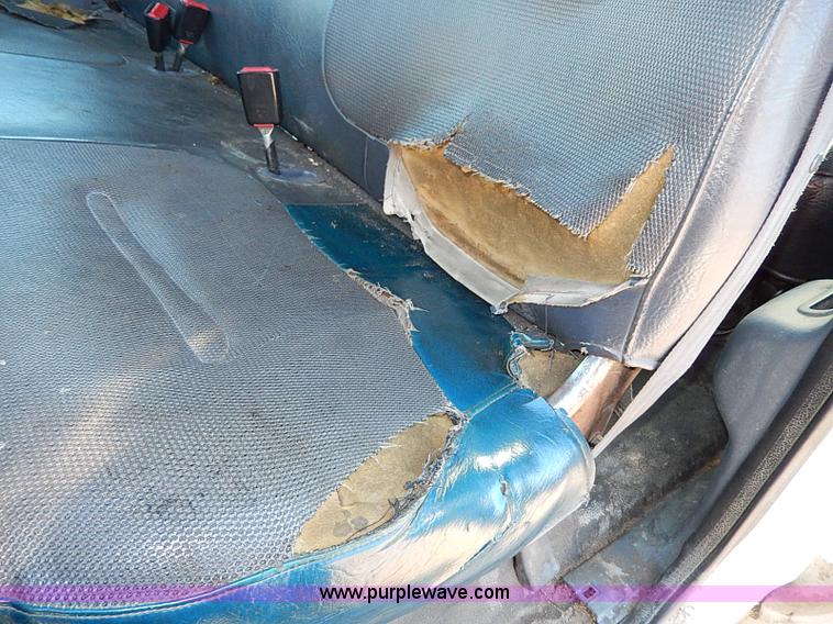 image for item H1280 2000 Ford F250 Super Duty Crew Cab pickup truck