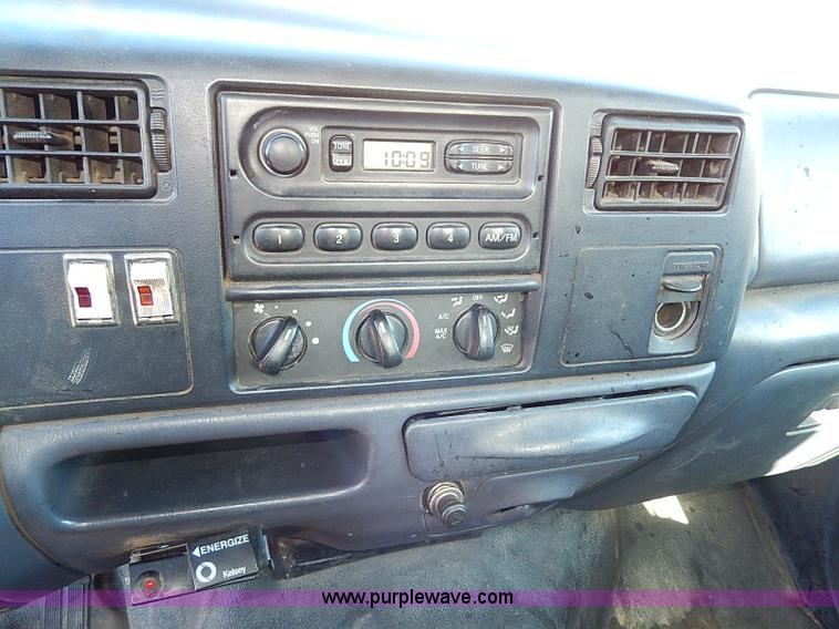 image for item H1280 2000 Ford F250 Super Duty Crew Cab pickup truck