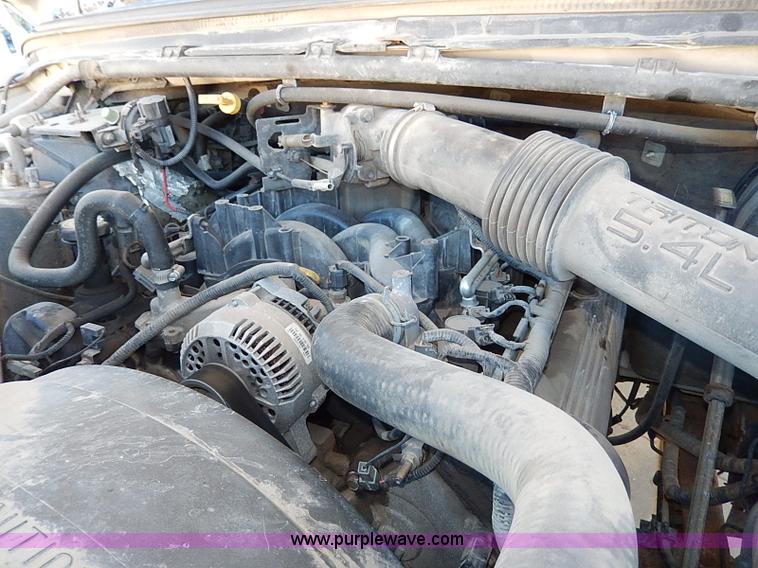 image for item H1280 2000 Ford F250 Super Duty Crew Cab pickup truck