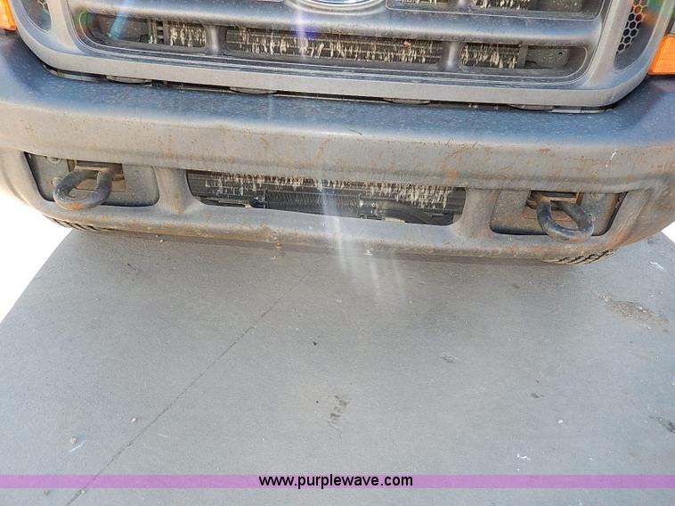 image for item H1280 2000 Ford F250 Super Duty Crew Cab pickup truck