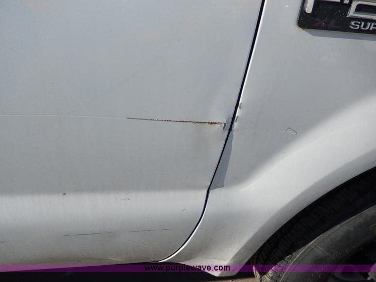 image for item H1280 2000 Ford F250 Super Duty Crew Cab pickup truck