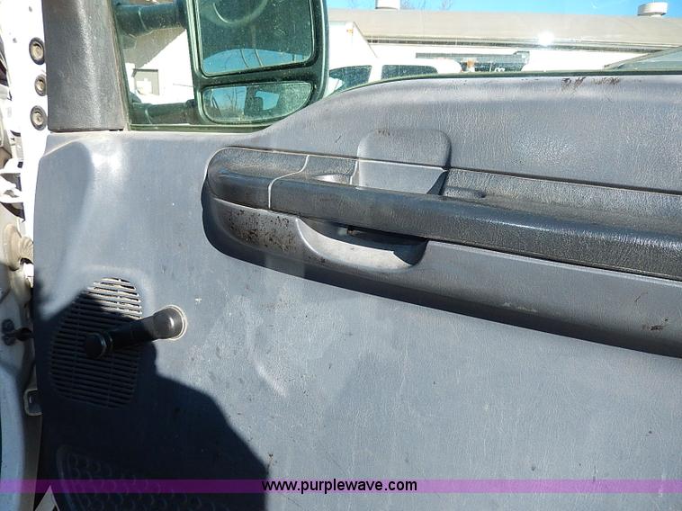 image for item H1280 2000 Ford F250 Super Duty Crew Cab pickup truck