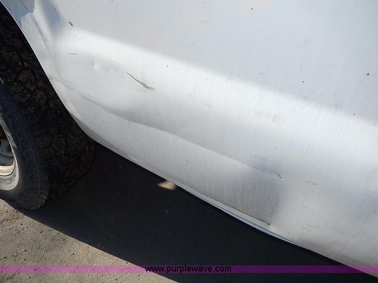 image for item H1280 2000 Ford F250 Super Duty Crew Cab pickup truck