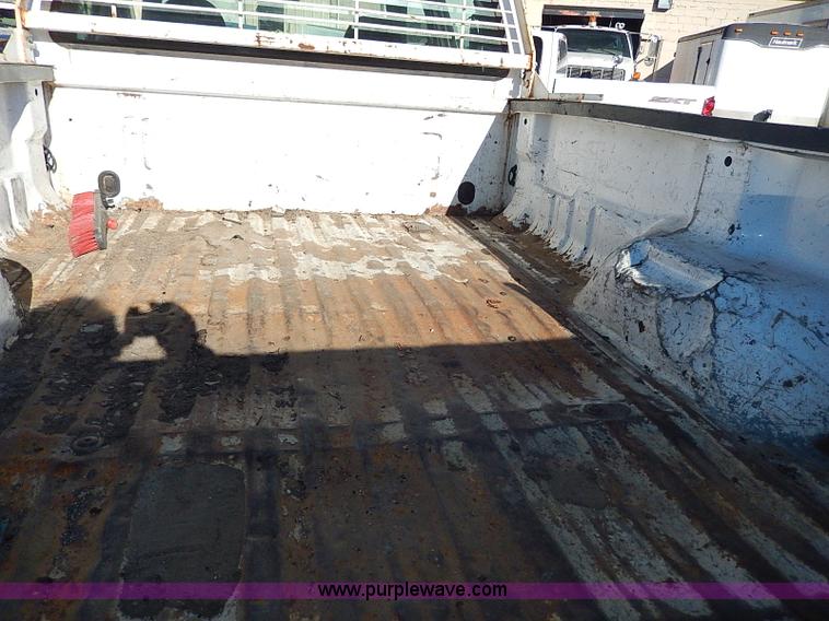 image for item H1280 2000 Ford F250 Super Duty Crew Cab pickup truck