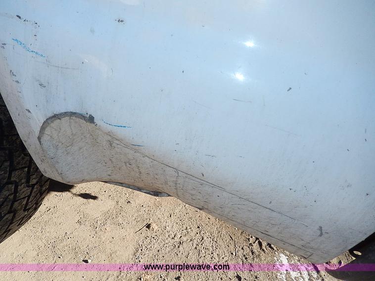 image for item H1280 2000 Ford F250 Super Duty Crew Cab pickup truck