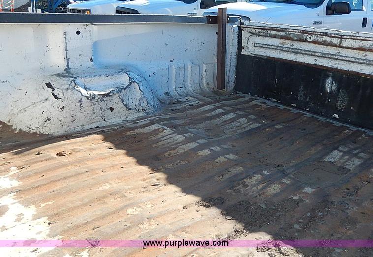 image for item H1280 2000 Ford F250 Super Duty Crew Cab pickup truck