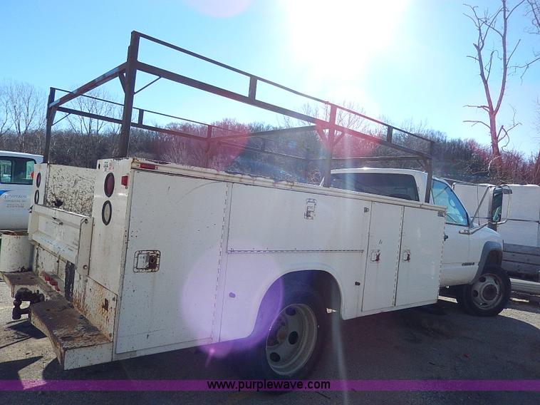 image for item H1282 2001 Chevrolet 3500 HD utility truck