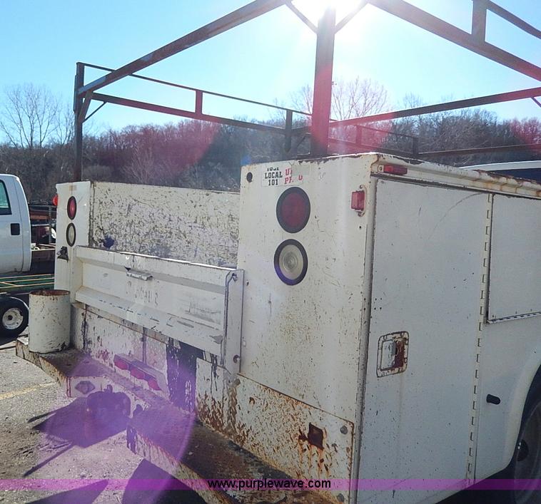 image for item H1282 2001 Chevrolet 3500 HD utility truck