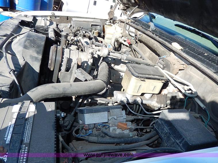 image for item H1282 2001 Chevrolet 3500 HD utility truck