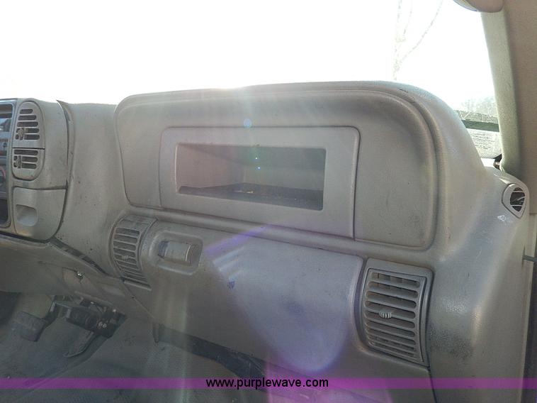 image for item H1282 2001 Chevrolet 3500 HD utility truck