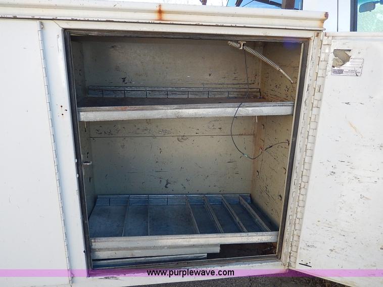 image for item H1282 2001 Chevrolet 3500 HD utility truck